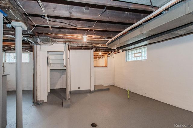 927 N Maple Avenue, Royal Oak, MI 48067