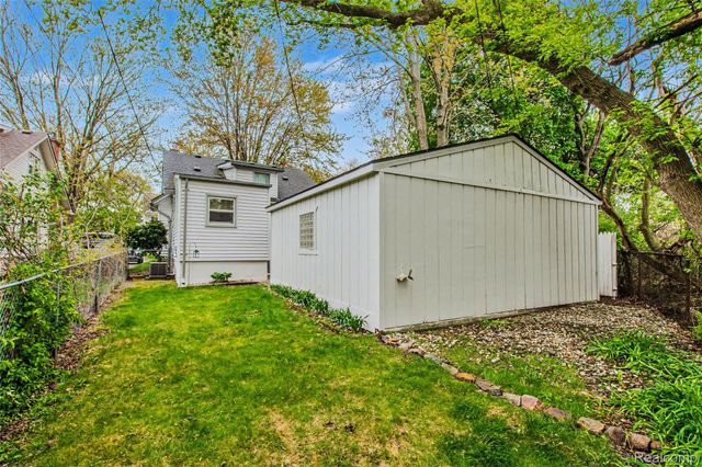 927 N Maple Avenue, Royal Oak, MI 48067