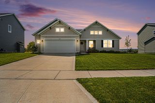 5860 Crossmoor Street SE, Caledonia, MI 49316