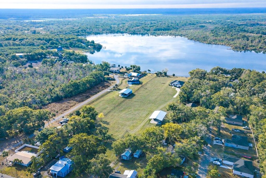 ROSE ST, Umatilla, FL 32784