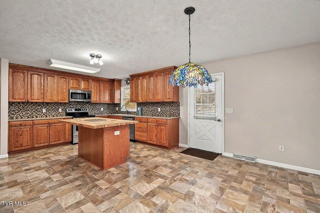 1140 Eastbrook Drive, Kingsport, TN 37663