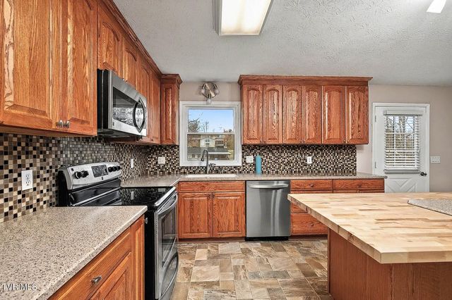 1140 Eastbrook Drive, Kingsport, TN 37663