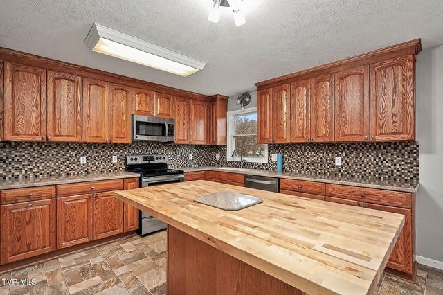 1140 Eastbrook Drive, Kingsport, TN 37663