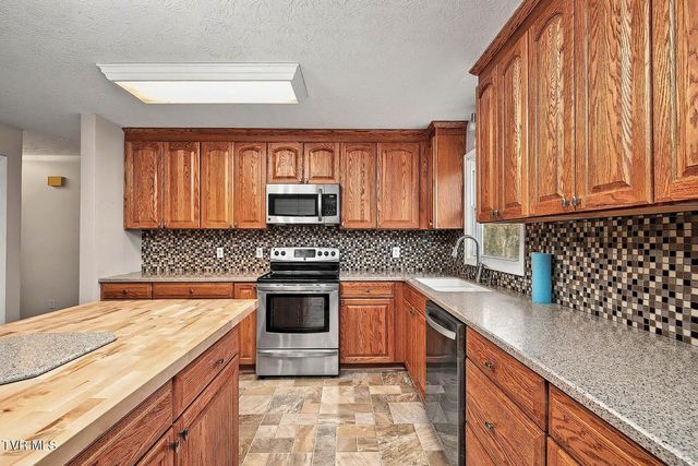 1140 Eastbrook Drive, Kingsport, TN 37663