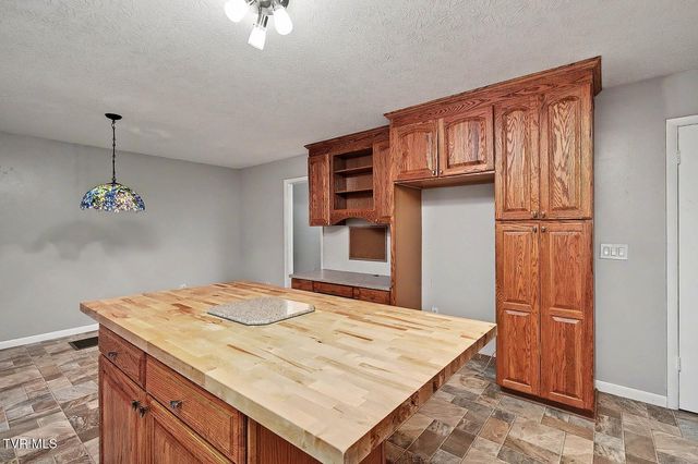 1140 Eastbrook Drive, Kingsport, TN 37663