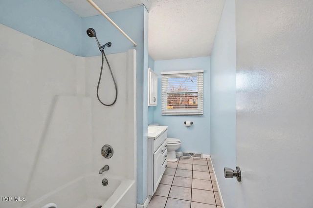 1140 Eastbrook Drive, Kingsport, TN 37663