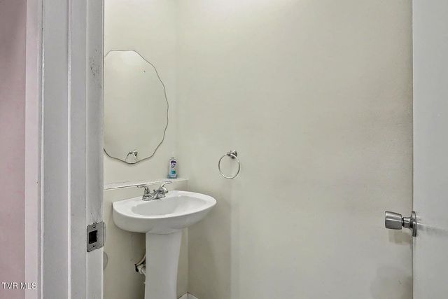 1140 Eastbrook Drive, Kingsport, TN 37663