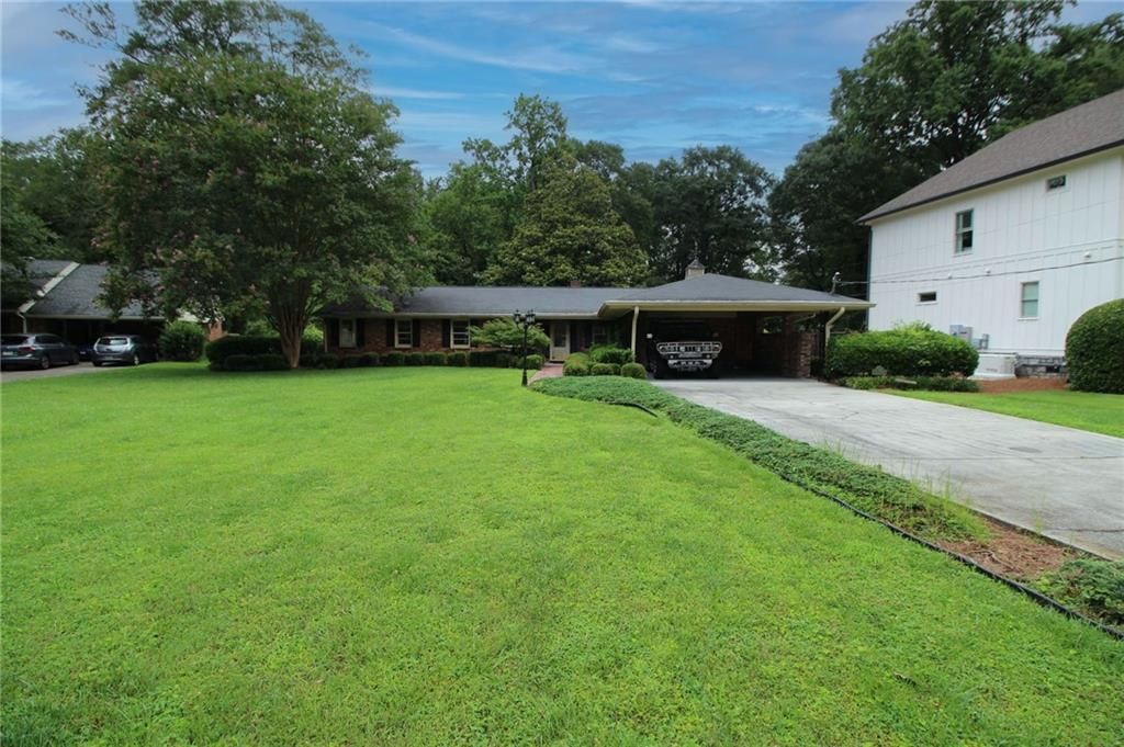 742 Starlight NE Court, Sandy Springs, GA 30342