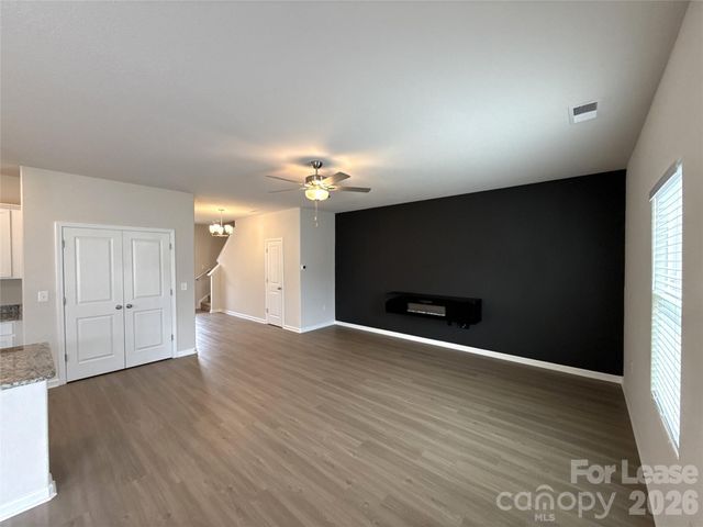 6225 Lowe Lane, Charlotte, NC 28214