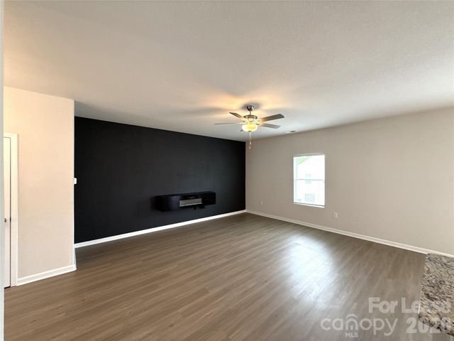 6225 Lowe Lane, Charlotte, NC 28214