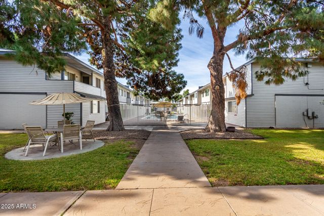 2533 W Rose Lane, Phoenix, AZ 85017