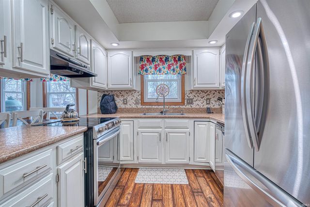 404 Brookview Drive, Evansville, IN 47711