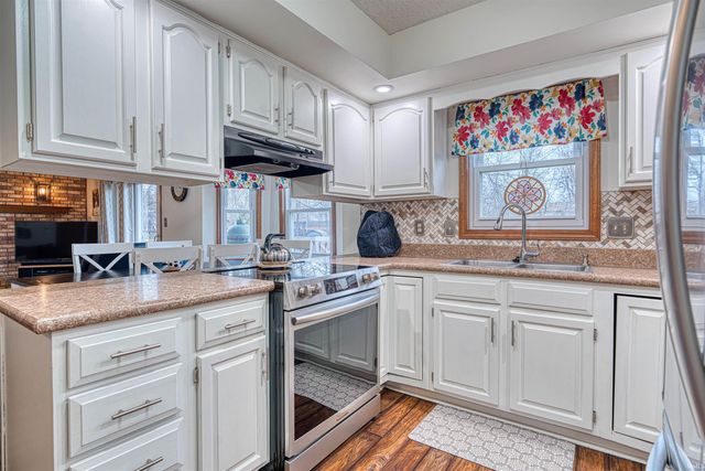 404 Brookview Drive, Evansville, IN 47711