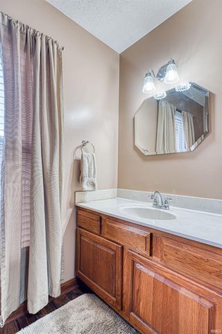 404 Brookview Drive, Evansville, IN 47711