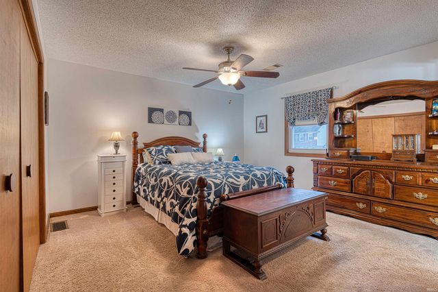 404 Brookview Drive, Evansville, IN 47711