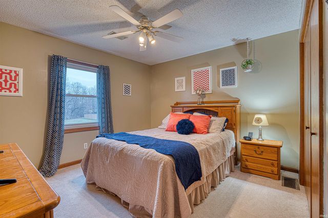 404 Brookview Drive, Evansville, IN 47711