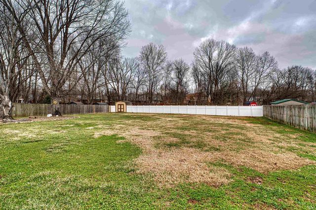 404 Brookview Drive, Evansville, IN 47711