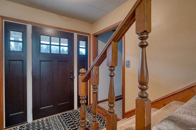 404 Brookview Drive, Evansville, IN 47711