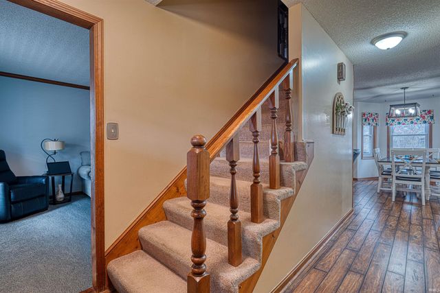 404 Brookview Drive, Evansville, IN 47711