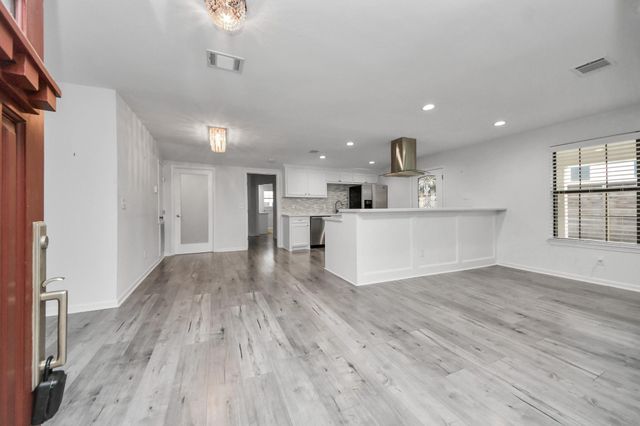 1505 Chippendale Road, Houston, TX 77018