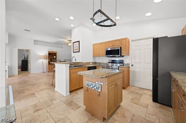 4676 Varsity CIR, Lehigh Acres, FL 33971