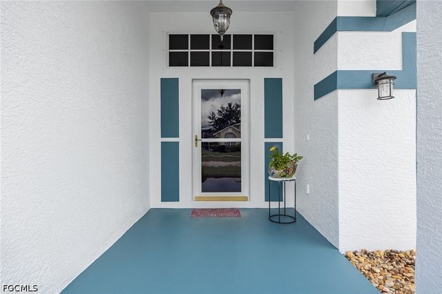 4676 Varsity CIR, Lehigh Acres, FL 33971