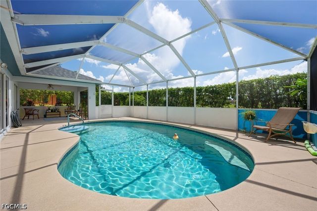 4676 Varsity CIR, Lehigh Acres, FL 33971