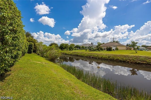 4676 Varsity CIR, Lehigh Acres, FL 33971