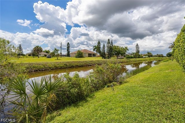 4676 Varsity CIR, Lehigh Acres, FL 33971