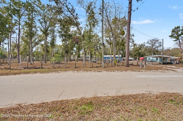 5710 NE 140th Court, Williston, FL 32696