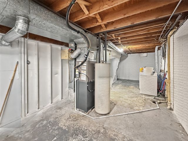 3607 E 41st Court, Des Moines, IA 50317