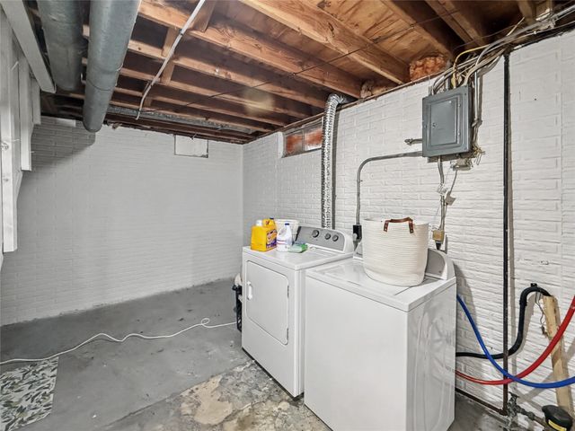 3607 E 41st Court, Des Moines, IA 50317