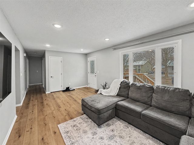 3607 E 41st Court, Des Moines, IA 50317