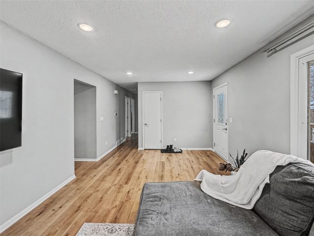 3607 E 41st Court, Des Moines, IA 50317