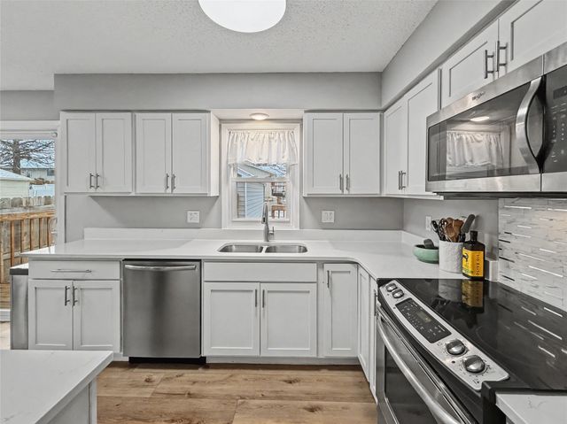 3607 E 41st Court, Des Moines, IA 50317