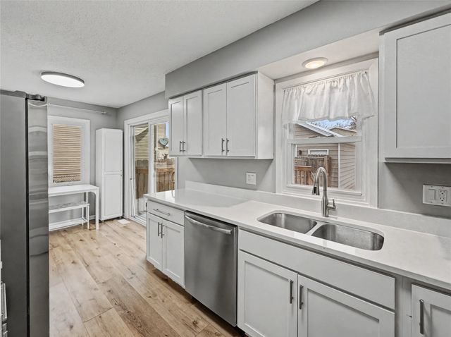 3607 E 41st Court, Des Moines, IA 50317