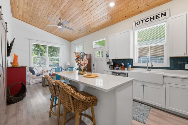 559 18TH STREET E, Bradenton, FL 34208