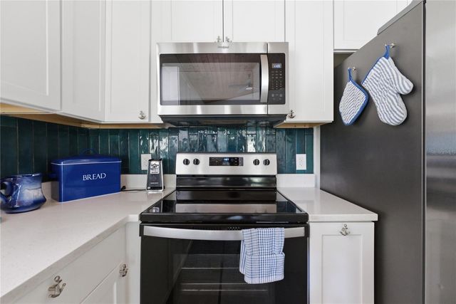 559 18TH STREET E, Bradenton, FL 34208