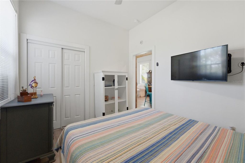 Image 17 of property listing at 559 18TH STREET E, Bradenton, FL 34208