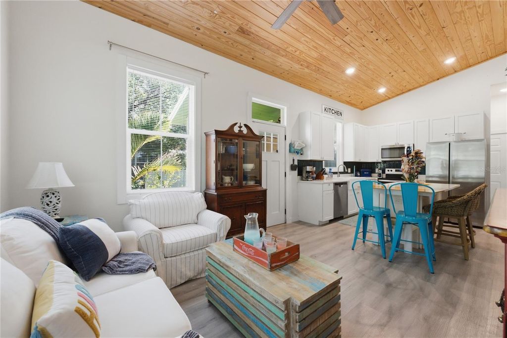 Image 3 of property listing at 559 18TH STREET E, Bradenton, FL 34208