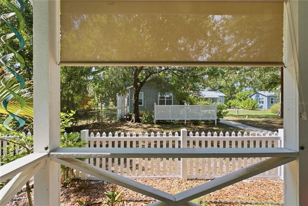Image 23 of property listing at 559 18TH STREET E, Bradenton, FL 34208