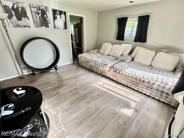 5901 Ziegler Street, Taylor, MI 48180