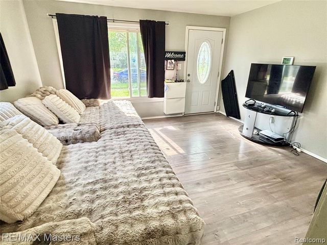 5901 Ziegler Street, Taylor, MI 48180