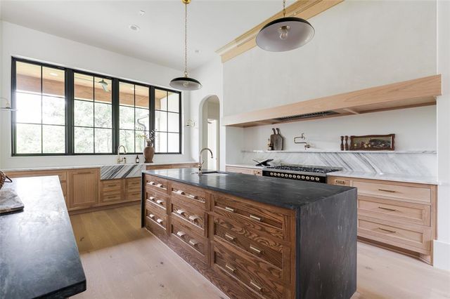 3005 Bee Hive Way, Jones, OK 73049