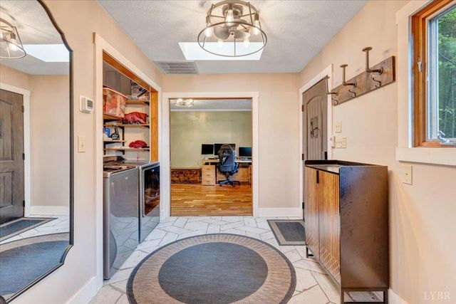 290 Silver Shadow, Hardy, VA 24101