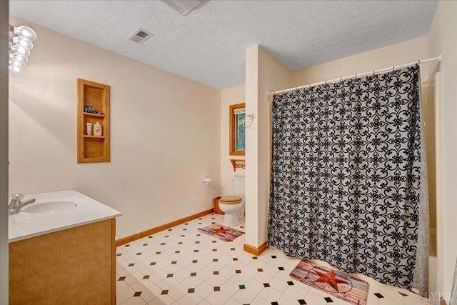 290 Silver Shadow, Hardy, VA 24101