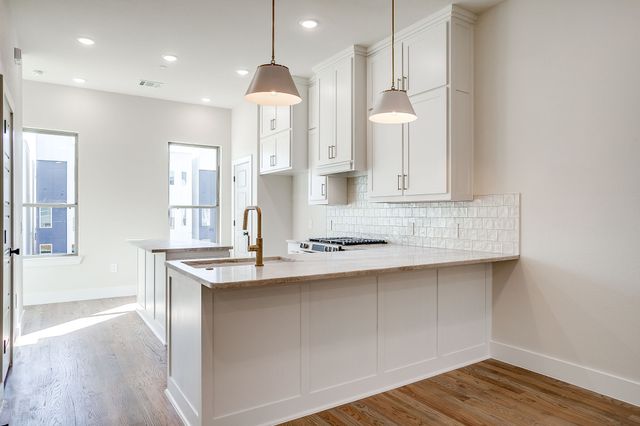 2820 Weisenberger Street 102, Fort Worth, TX 76107