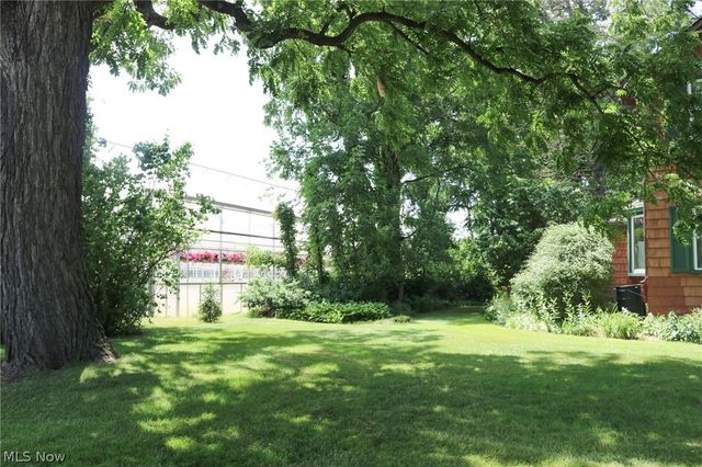 10556 E River Rd., Columbia Station, OH 44035