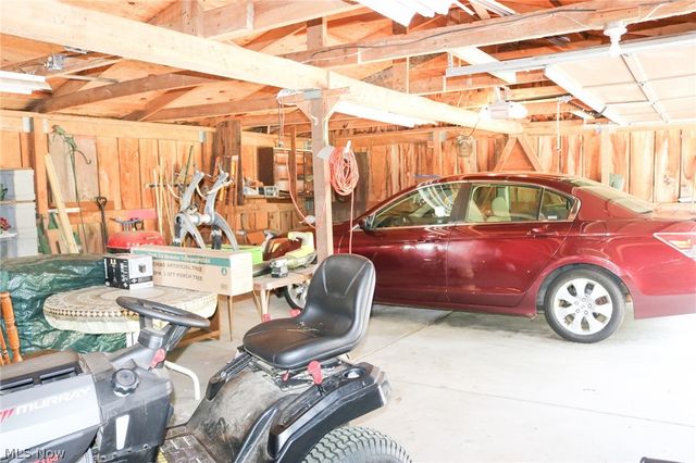 10556 E River Rd., Columbia Station, OH 44035