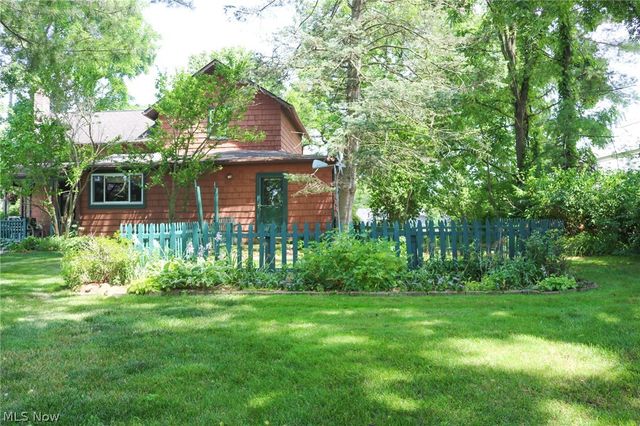10556 E River Rd., Columbia Station, OH 44035